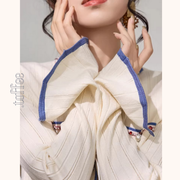 パールビジューのオフホワイトショートニットカーディガン《Z01300》