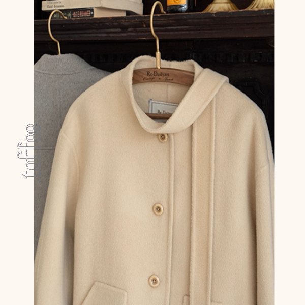 【2color】やさしい風にほどけるタイ付きショートコート《Z01174》