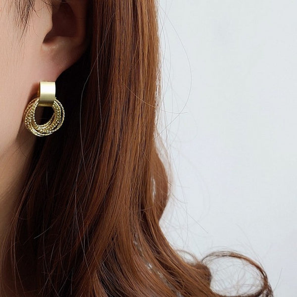 束ねた輪っかピアス