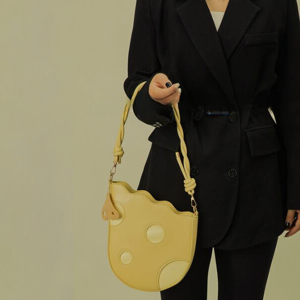 【4color】チーズデザインのショルダーバッグ X-280