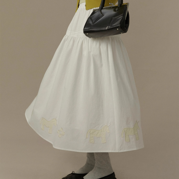 ポニーパッチ刺繍フレアスカート《Z00824》