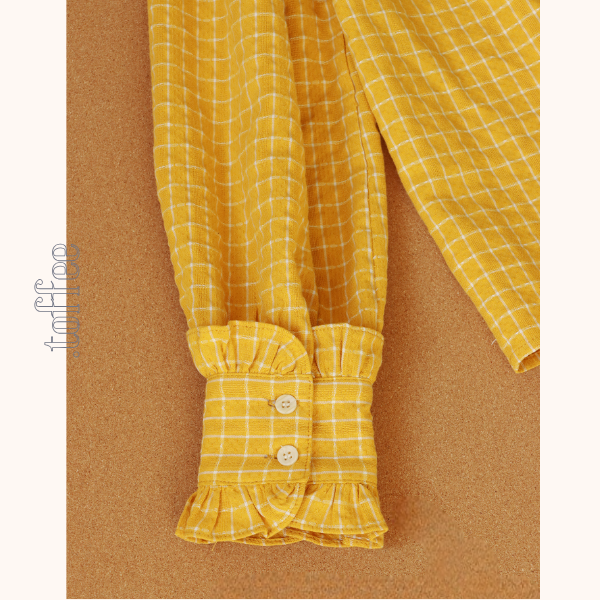 フリルネックチェック柄スリムシャツ《Z00848》