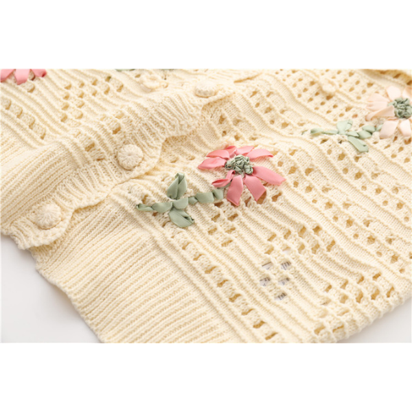 小花刺繡入りかぎ針編みニットトップ Z00216