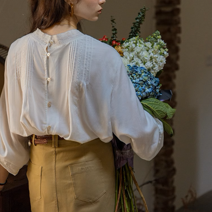 【2color】レース刺繍＆バックボタンディテールブラウス《Z00869》