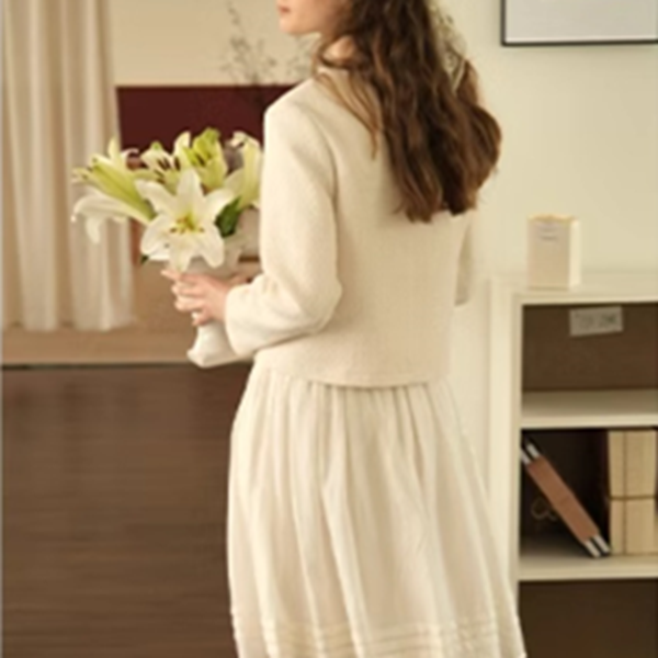 ラウンドネックツイードショートジャケット　Z00622