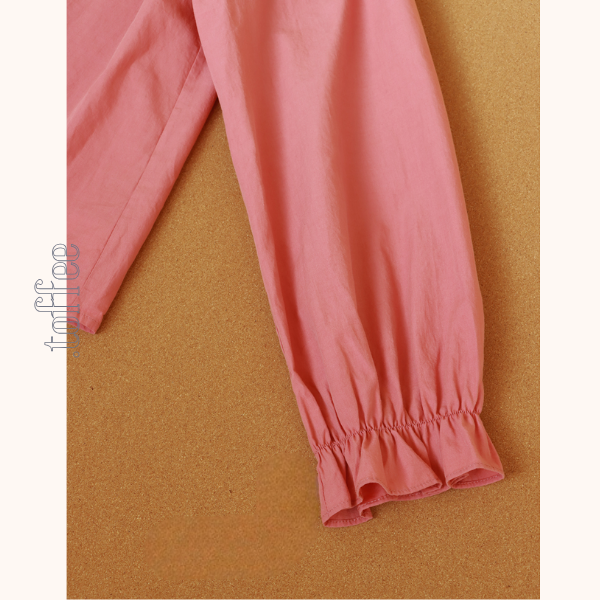 【2color】フリルネックコットンブラウス　《Z00787》