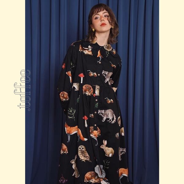 レトロエレガンス：クラシックアートのブラックシャツワンピース 《C0209》