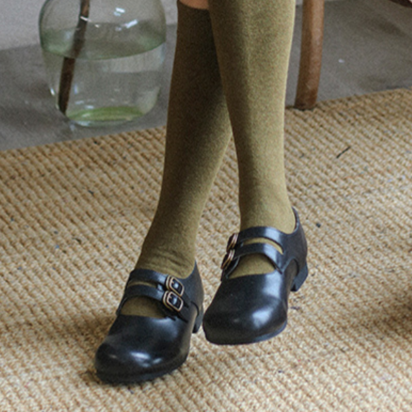 【2color】ラウンドトゥゴールドバックル付きローファー Z00147