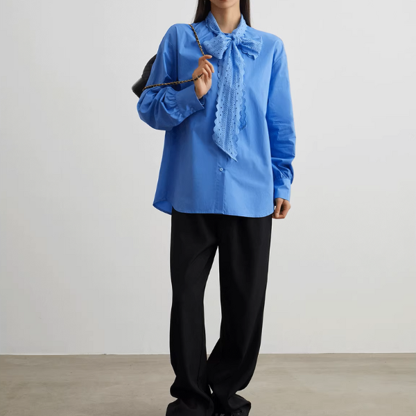 アイレット刺繍ボウタイブラウス＆ブラックパンツセットアップ《Z00952》