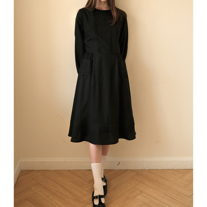 【2color】北欧風フラワー刺繍入りミモレ丈ワンピース  Z00010