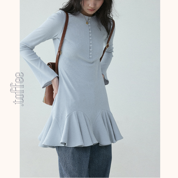 ボタンディテールペプラムトップ《Z00837》