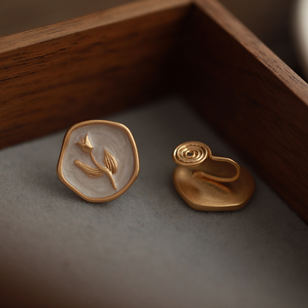 【2pattern】チューリップモチーフヘキサゴンイヤーアクセサリー　《Z00767》