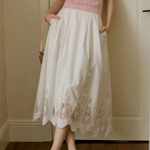 レーズヘムブラウス＆フローラルレースミモレ丈スカートセットアップ《Z00896》