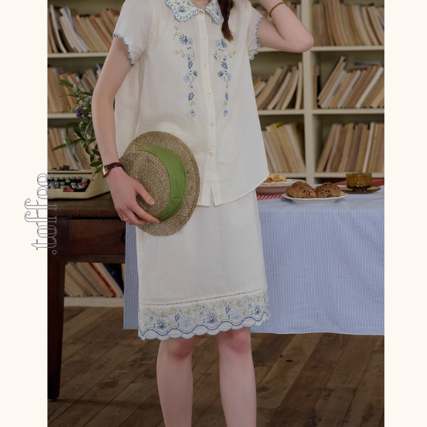 花柄刺繍が映えるレトロ可愛いセットアップ　《Z01117》