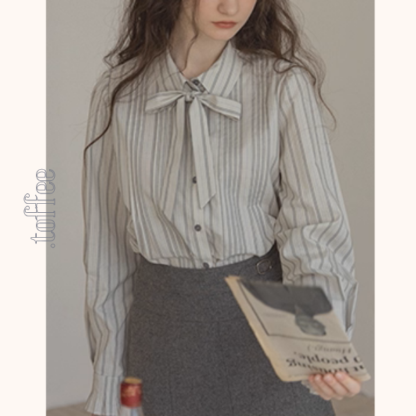 【2color】凛とした冬の朝をまとうボウタイブラウス《Z01173》