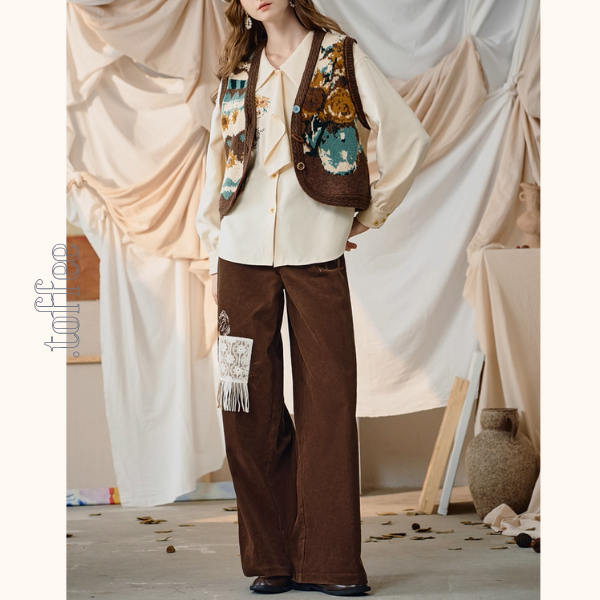 アートと遊び心を編んだニットベスト《Z01125》