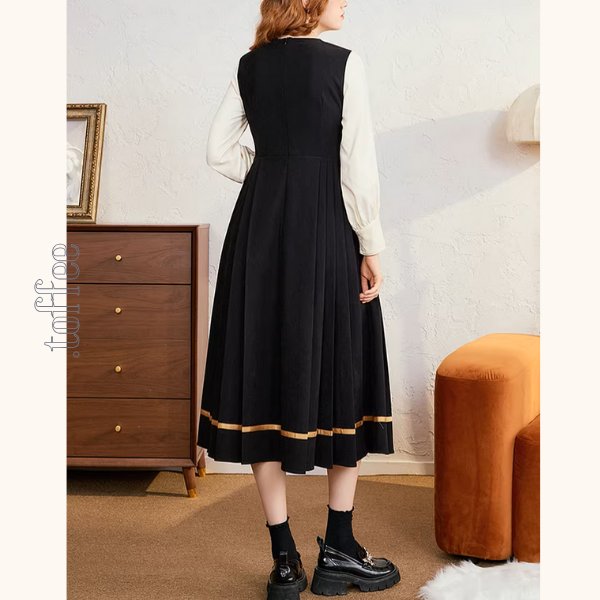 バイカラーと刺繍が映える上品プリーツワンピース《Z01207》