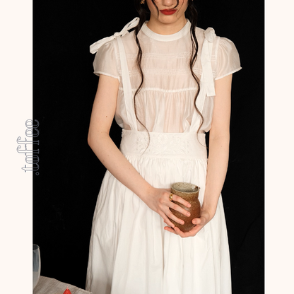 花刺繍ホワイトサスペンダースカート《Z01053》