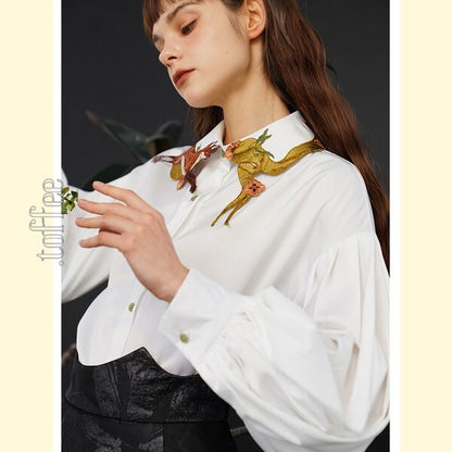 「小狐物語」 オリエンタルテイストが香る：キツネ刺繍ドリーミーブラウス C0183