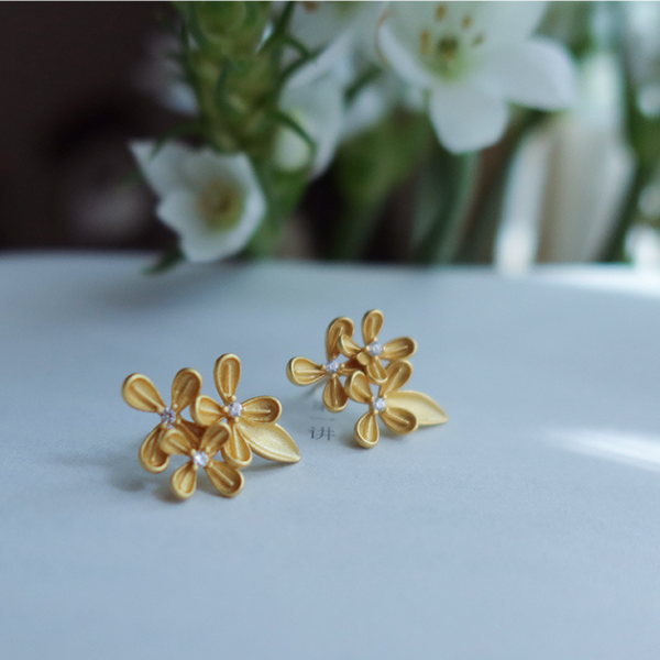 金色のフラワーピアス Z00150
