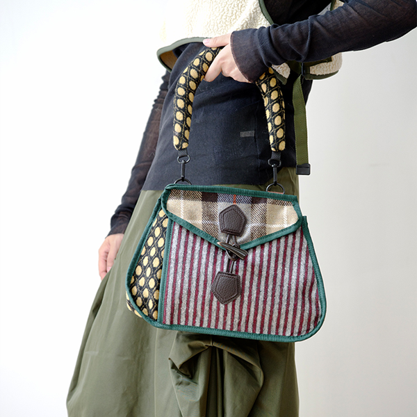 ストライプ切り替えドットショルダーバッグ   Z00488