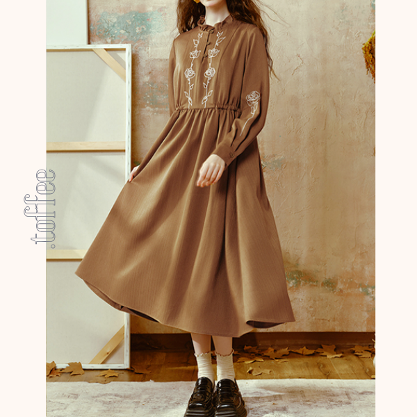 【2color】ローズ刺繍フリルネックワンピース　《Z00681》