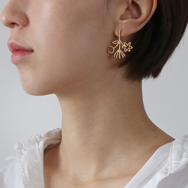 フラワーラインアートピアス X-165