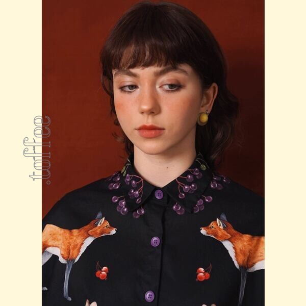 レトロアートが描く、夜の森のパーティーブラウス 《C0210》