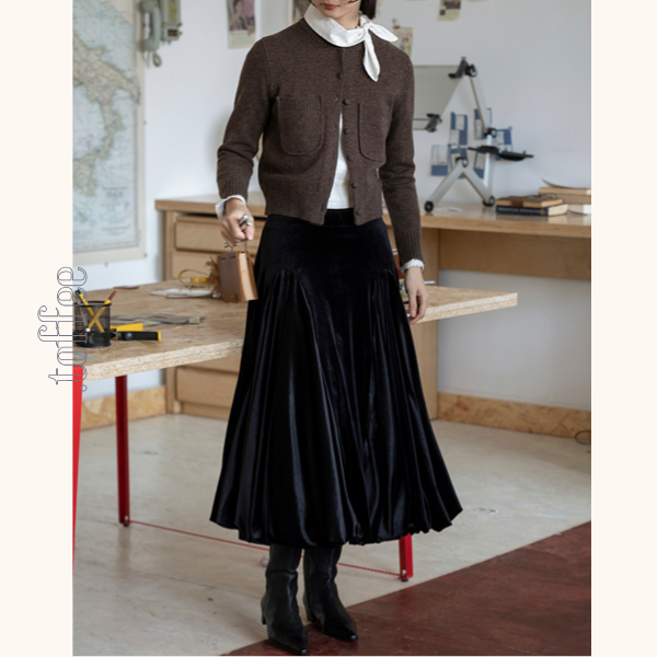 ミモレ丈プリーツアンブレラスカート　《Z00646》