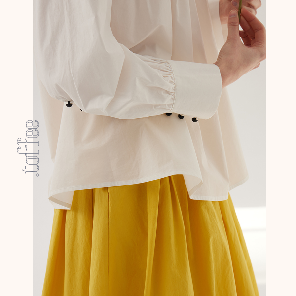 【2color】ボタン装飾プリーツブラウス《Z00846》