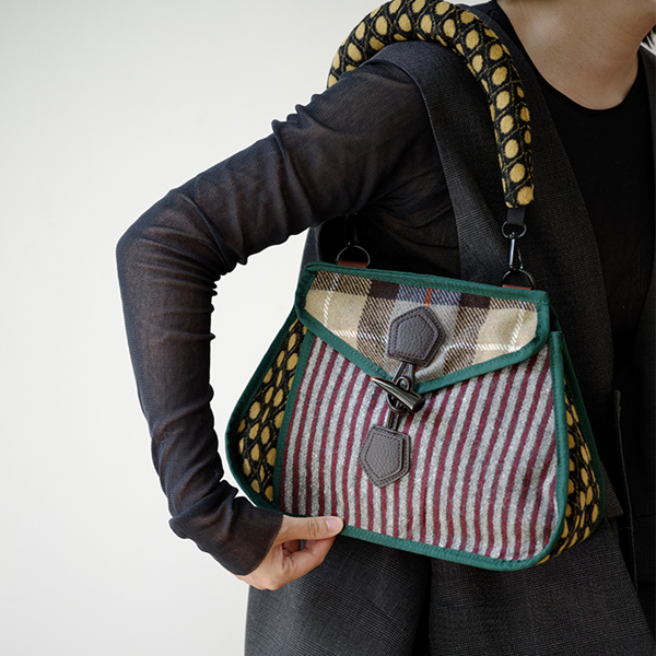 ストライプ切り替えドットショルダーバッグ   Z00488