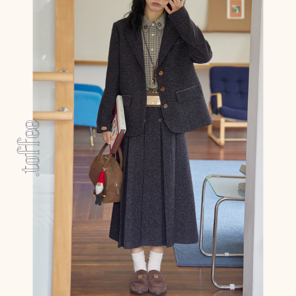 ミドル丈ジャケット＆プリーツスカートのウールセットアップ　Z00559