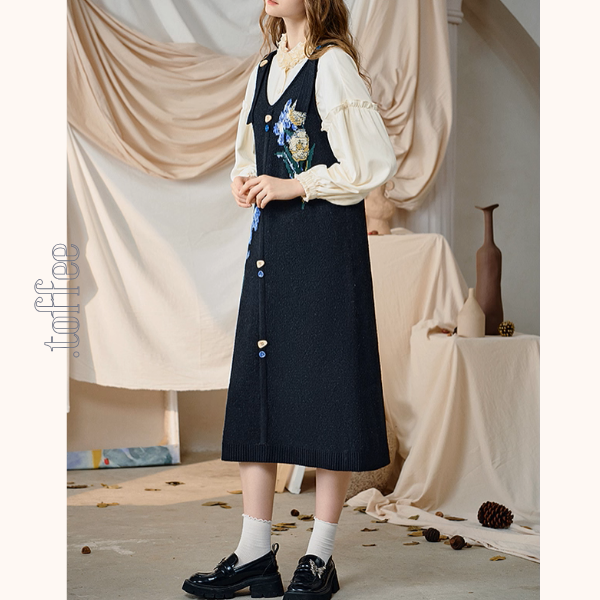 アイリスが咲くアート刺繍ワンピース《Z01129》