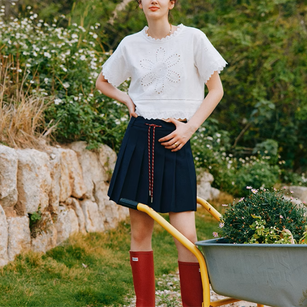 カットワークレースボックス型クロップドTシャツ《Z01002》