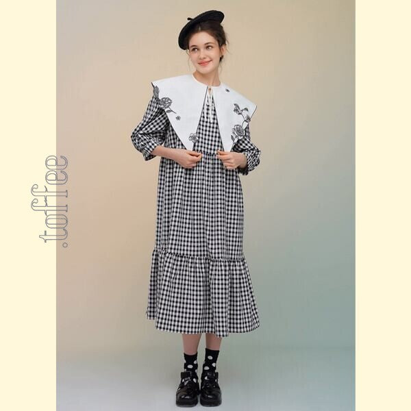 繊細バラ刺繍のつけ襟：あなただけの魔法のアクセサリー 《C0212》