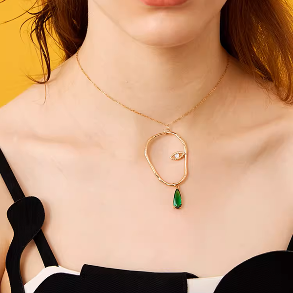 雫が揺れる＊片目モチーフのアートネックレス《Z01186》