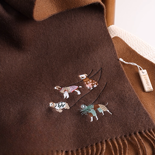 【4color】可愛い子犬刺繍のツートーン配色フリンジマフラー《Z01198》