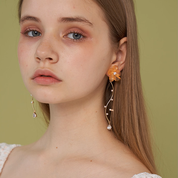 【2pattern3color】揺れる花のきらめき＊パール×カーブイヤーアクセサリー《Z01187》