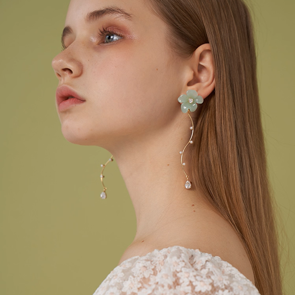 【2pattern3color】揺れる花のきらめき＊パール×カーブイヤーアクセサリー《Z01187》