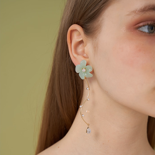 【2pattern3color】揺れる花のきらめき＊パール×カーブイヤーアクセサリー《Z01187》