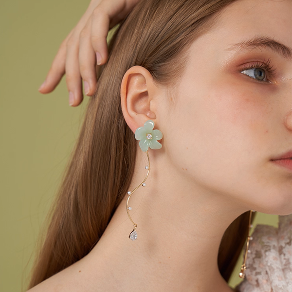 【2pattern3color】揺れる花のきらめき＊パール×カーブイヤーアクセサリー《Z01187》