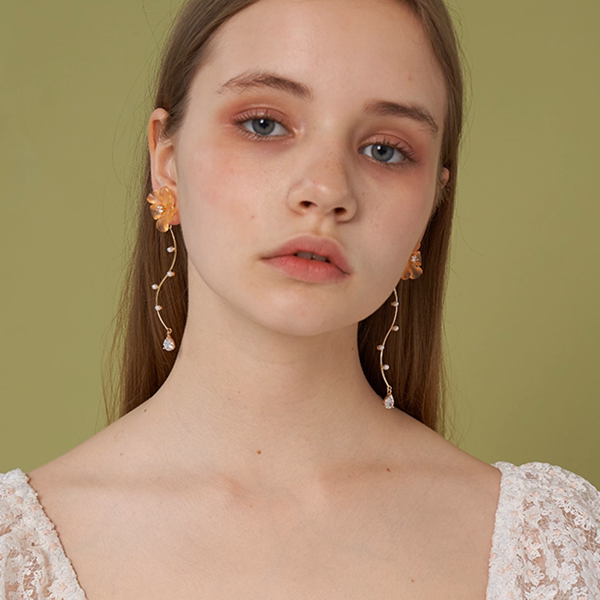 【2pattern3color】揺れる花のきらめき＊パール×カーブイヤーアクセサリー《Z01187》