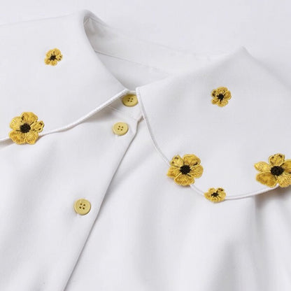 【2color】花の妖精：芸術的なお花刺繍のドールカラーブラウス 《C0191》