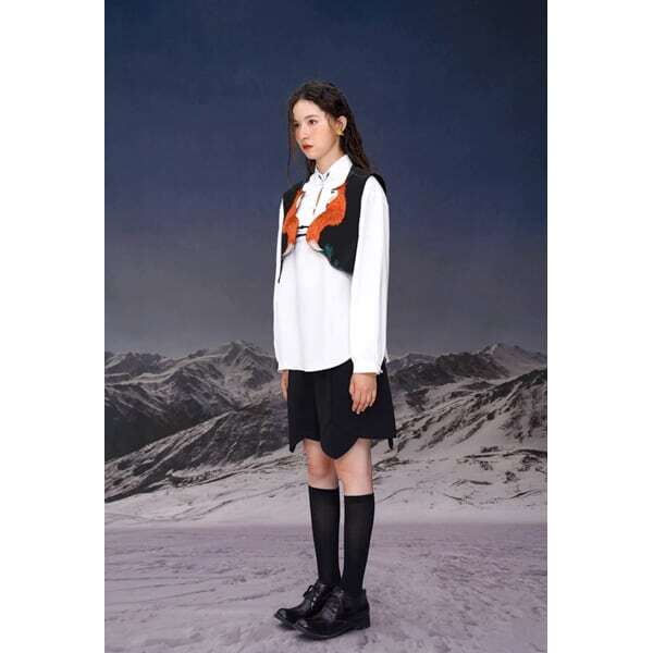 フォックス刺繍ブラックベスト C0097