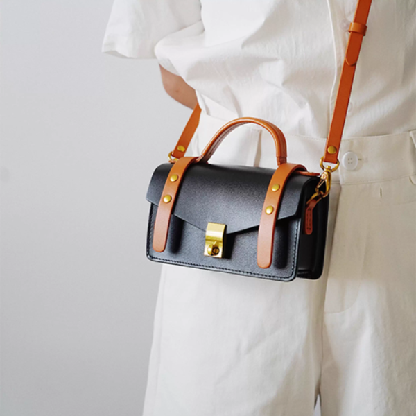 【5color】バイカラースクエアショルダーバッグ《Z00893》