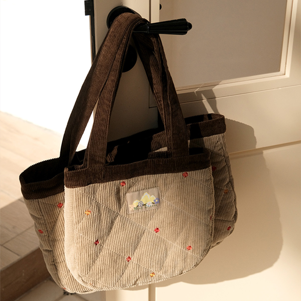 小花刺繍キルティングコーデュロイトートバッグ　《Z00709》