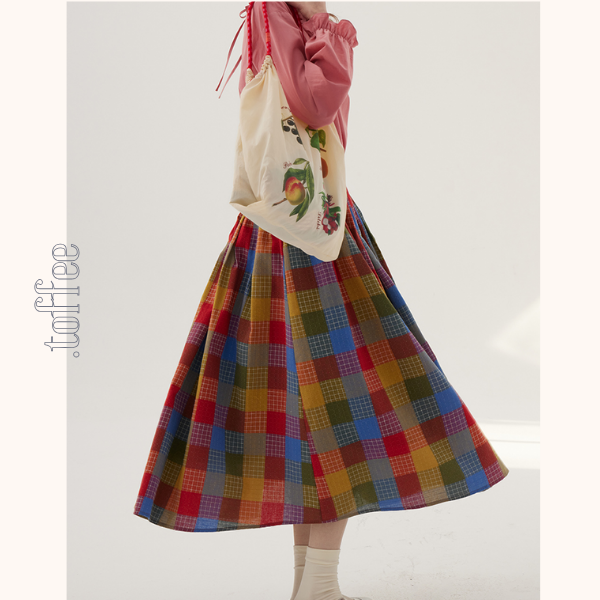 カラフルチェック柄ロングフレアスカート　《Z00786》