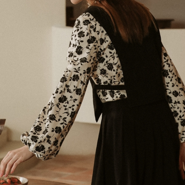 スタンドカラーブラックローズレースブラウス X-470