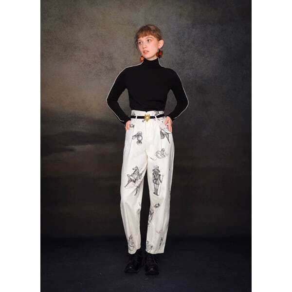 【2color】くるみ割り人形プリントタックテーパードパンツ C0107