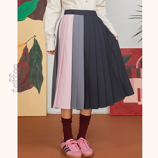 コントラストカラーミモレ丈プリーツスカート　《Z00701》